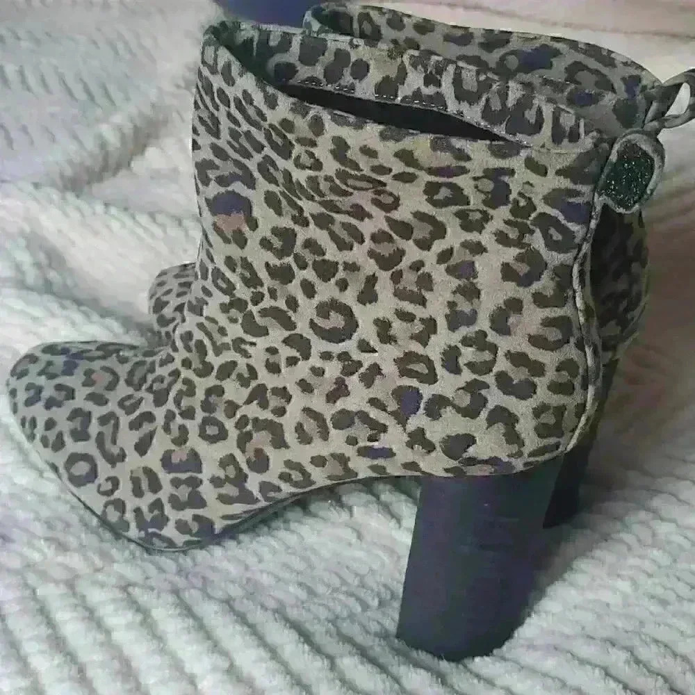 Charles by Charles David Womens Bally slip on Booties sz 7 - Picture 4 of 8